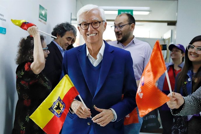 Bogotá. Julio 13 de 2023. Jorge Enrique Robledo oficializa su candidatura a la Alcaldía de Bogotá ante la Registraduria Distrital. (Colprensa - Camila Diaz)