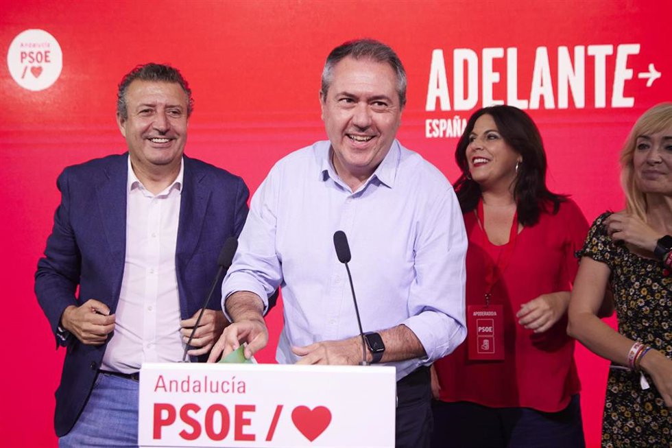 El secretario general del PSOE de Andalucía, Juan Espadas, interviene durante la noche electoral en la sede del PSOE-A, a 23 de julio de 2023 en Sevilla (España). (Foto de archivo).
