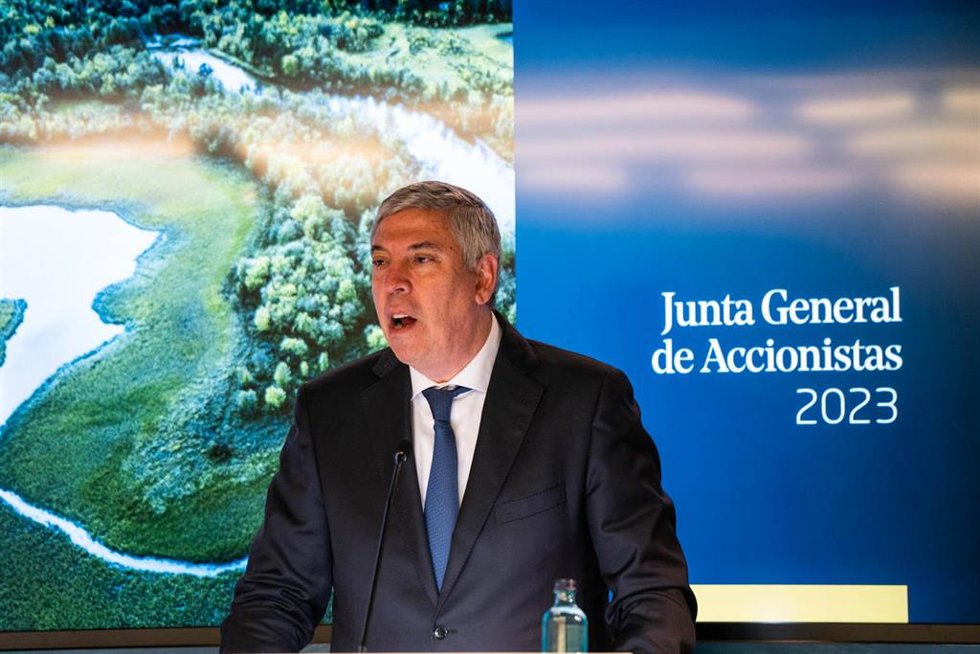 El nuevo consejero delegado de Indra, José Vicente de los Mozos, interviene durante la junta general ordinaria de accionistas de Indra, a 30 de junio de 2023, en Alcobendas, Madrid (España).
