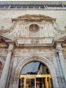 Archivo - Fachada del Parlamento de La Rioja 