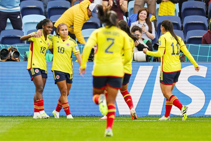 Las jugadoras de Colombia celebran el gol de Linda Caicedo ante Corea del Sur en el Mundial de Australia y Nueva Zelanda