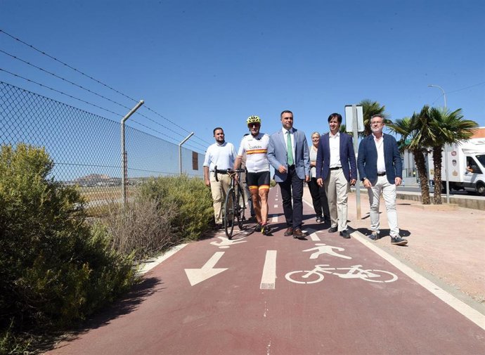 Visita sobre el proyecto en torno a la base aérea.