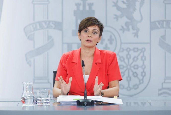 La ministra de Política Territorial y portavoz del Gobierno, Isabel Rodríguez, durante una rueda de prensa posterior a la reunión del Consejo de Ministros, en el Palacio de la Moncloa, a 18 de julio de 2023, en Madrid (España).  