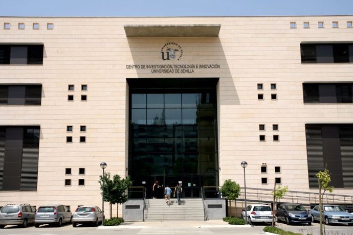 Fachada principal del Citius, de la Universidad de Sevilla.