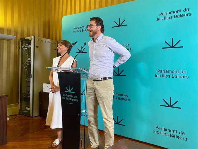 El portavoz del PP en el Parlament, Sebasti Sagreras, en rueda de prensa.