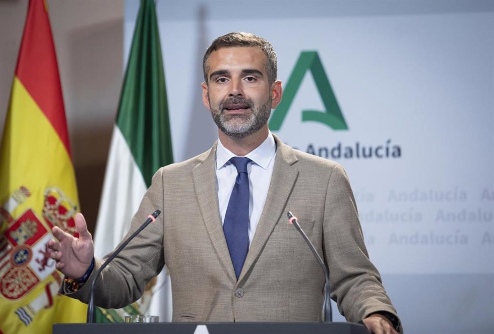 El consejero de Sostenibilidad, Medio Ambiente y Economía Azul y portavoz del Gobierno, Ramón Fernández-Pacheco, durante la rueda de prensa en el Palacio de San Telmo. A 25 de julio de 2023, en Sevilla (Andalucía, España). Como cada martes, el Consejo d