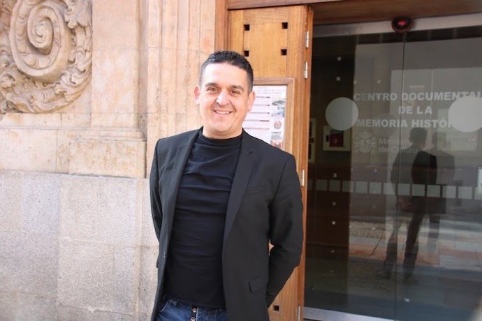 Archivo - El portavoz de Compromís en el Senado, Carles Mulet,