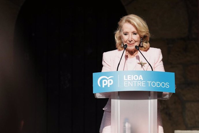 Archivo - La expresidenta de la Comunidad de Madrid, Esperanza Aguirre, durante un acto de campaña electoral