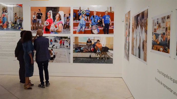 El Centro Andaluz de la Fotografía ofrece visitas comentadas a la muestra de Martin Parr en el Museo de Málaga.