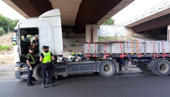 La Policía Local tramita cinco denuncias en un control de vehículos de mercancías