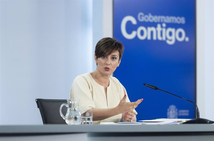 La ministra de Política Territorial y portavoz del Gobierno, Isabel Rodríguez, ofrece una rueda de prensa posterior a la reunión del Consejo de Ministros, en el Palacio de la Moncloa, a 25 de julio de 2023, en Madrid (España).