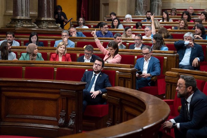 Archivo - El president de la Generalitat, Pere Aragons, durante una sesión plenaria en el Parlament de Catalunya, a 1 de junio de 2023, en Barcelona, Cataluña (España). Foto de archivo.