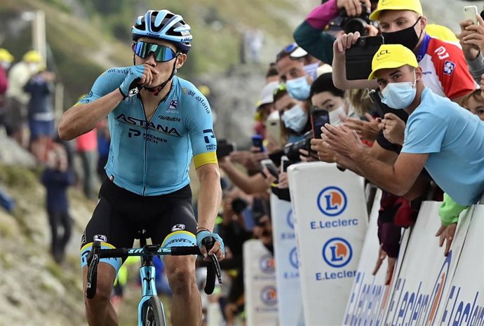 Archivo - Miguel Ángel López, durante una etapa.