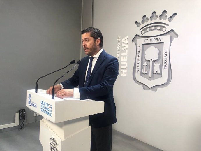 El portavoz del PSOE en el Ayuntamiento de Huelva, Francisco Baluffo.