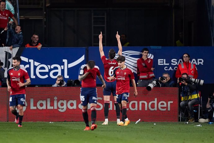 Archivo - Lucas Torro of CA Osasuna reacts after scoring goal during the La Liga Santander match between CA Osasuna and Athletic Club at El Sadar on May 25, 2023, in Pamplona, Spain.