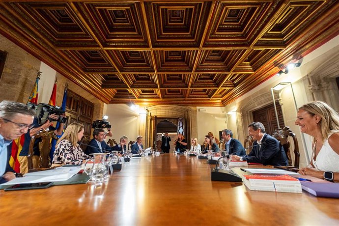 Reunión del Pleno extraordinario del Consell, en el Palau del Marqués de Castellfort, a 25 de julio de 2023, en Valencia, Comunidad Valenciana (España).