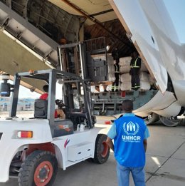 Archivo - Partida de ayuda internacional llega a Sudán