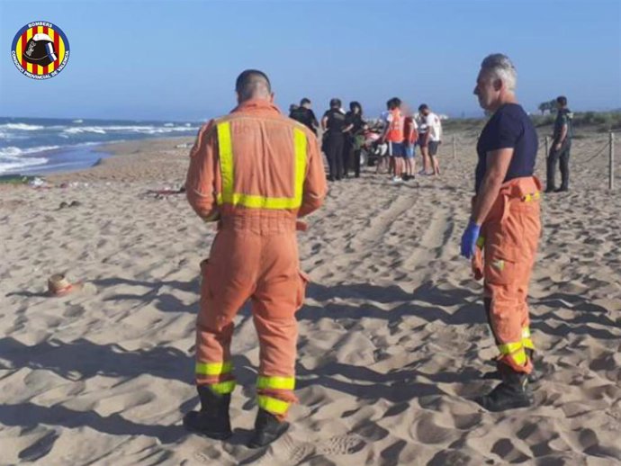 Tres personas mueren en la playa de Tavernes de la Valldigna