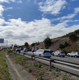 Una persona ha resultado herida en una colisión entre dos vehículos en la A-15 en el término de Zizur Mayor.