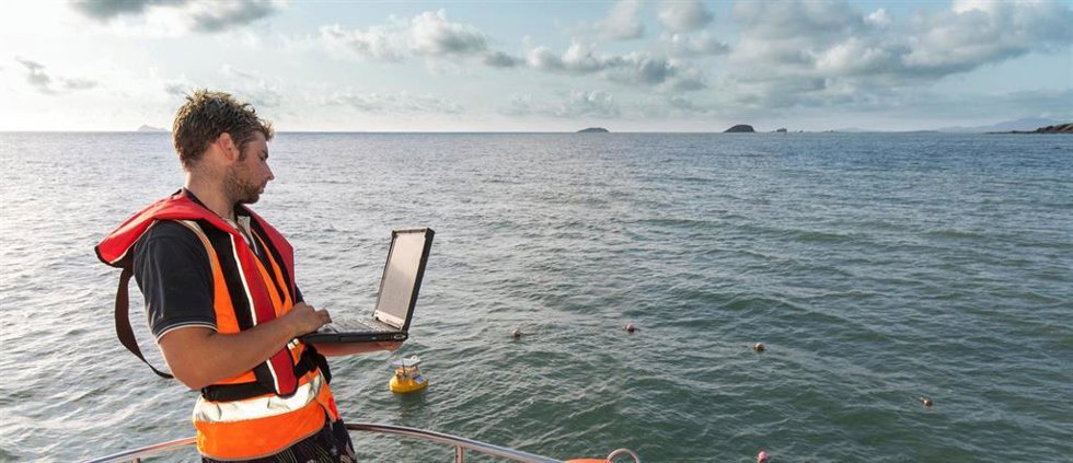 Minisait presenta un informe sobre las pautas para impulsar la digitalización en el mar y la 'Economía Azul'.