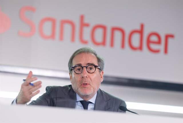 El consejero delegado de Grupo Santander, Héctor Grisi, interviene durante la presentación de los resultados de la empresa en el primer semestre de 2023, en la Ciudad Grupo Santander, a 26 de julio de 2023, en Boadilla del Monte, Madrid (España).