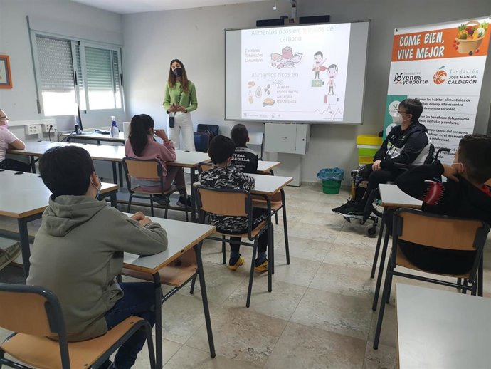 Archivo - Interior de un aula en una imagen de archivo