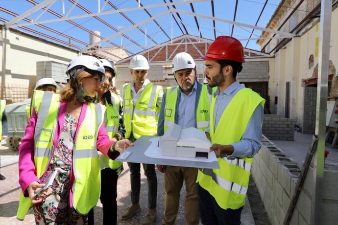 Natalia Chueca ha visitado las obras en el barrio rural de San Juan de Mozarrifar