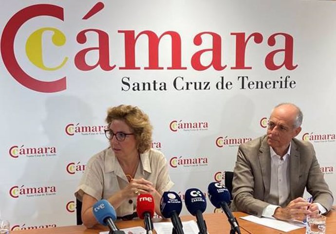 El presidente y la directora general de la Cámara de Comercio de Santa Cruz de Tenerife, Santiago Sesé y Lola Pérez, presentan el Índice de Confianza Empresarial correspondiente al tercer trimestre