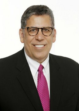 Dr. Ken Zaslav performed Cartiheal's first commercial implantation in the US