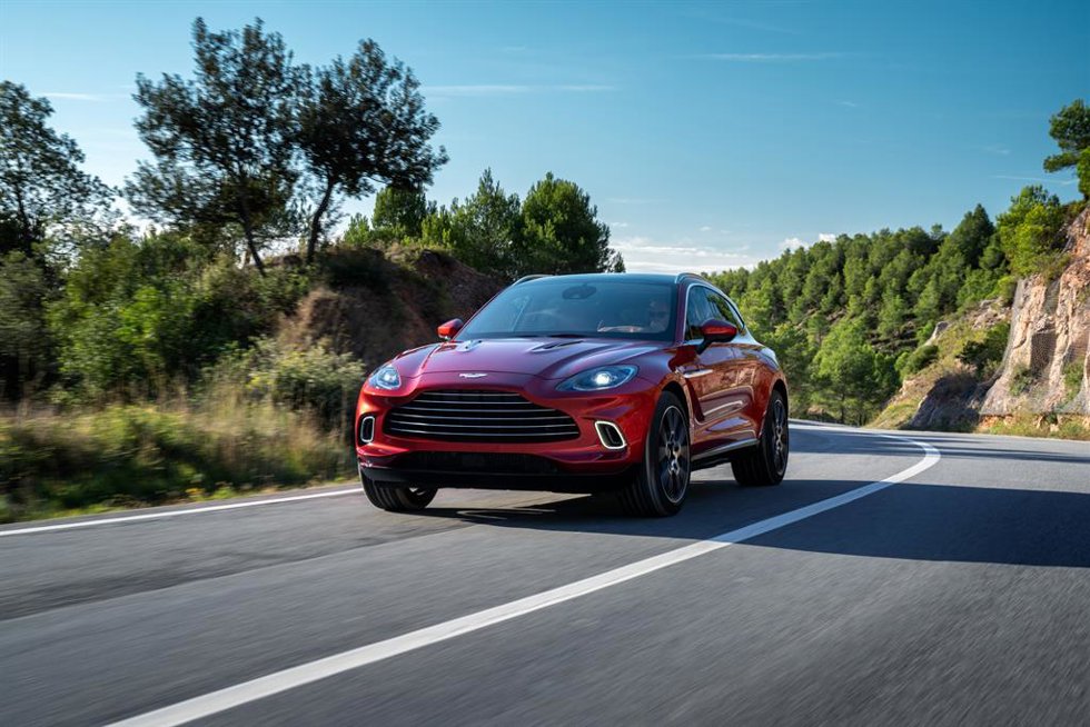 Archivo - Aston Martin DBX