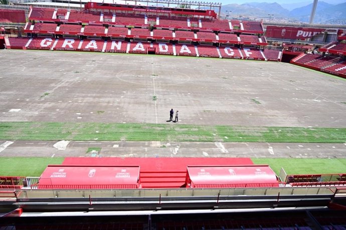 El Estadio Municipal Nuevo Los Cármenes de Granada estrenará césped.