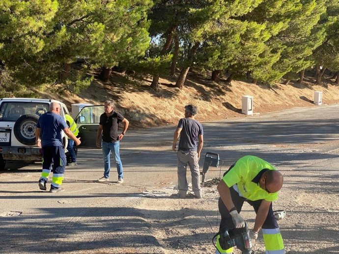 Trabajos para habilitar nuevas plazas de aparcamiento en el recinto ferial