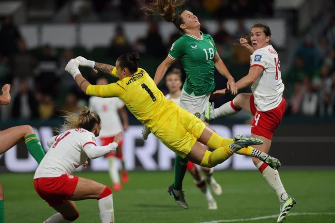 Una imagen del duelo de la segunda jornada del grupo B del Mundial femenino de fútbol entre Canadá y la República de Irlanda.