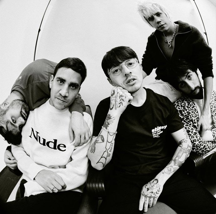 EL FESTIVAL LOVE TO ROCK CIERRA FILAS CON CUPIDO