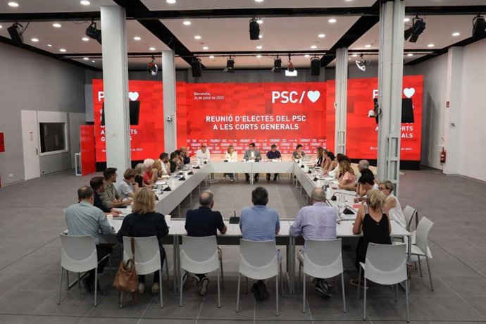 Reunión de diputados y senadores electos del PSC.