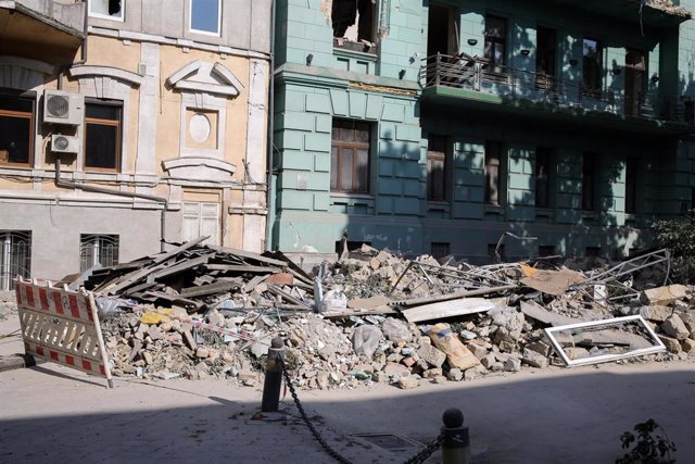 Daños materiales tras un ataque del Ejército de Rusia contra la ciudad de Odesa, en el sur de Ucrania