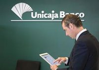 Unicaja Banco escala más de un 3% en Bolsa, a la cabeza del Ibex, tras presentar resultados