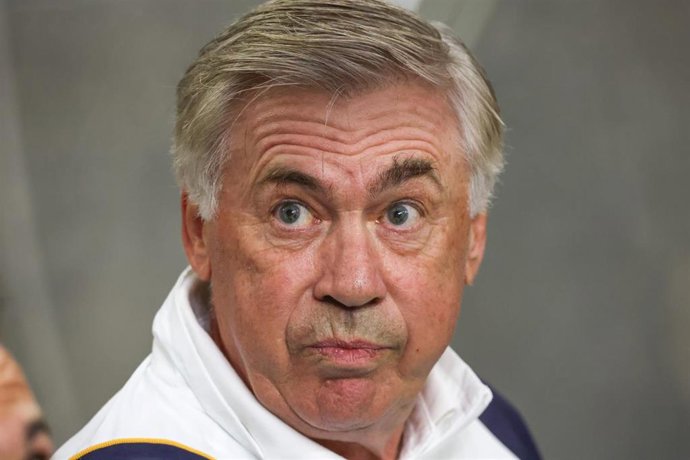 El entrenador del Real Madrid, Carlo Ancelotti, durante el amistoso ante el Manchester United