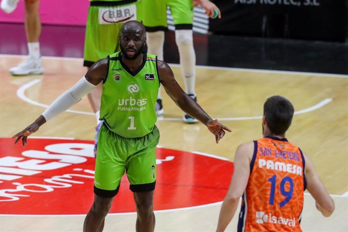 Archivo - Obi Emegano durante un partido con el Baloncesto Fuenlabrada