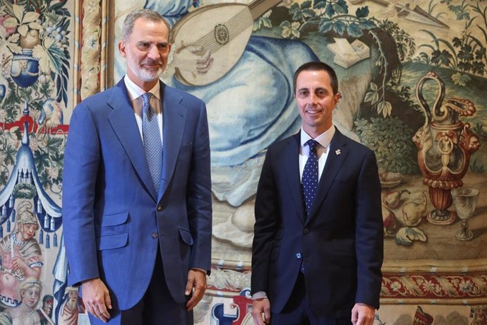 El Rey Felipe VI y el presidente del Consell de Mallorca, Lloren Galmés