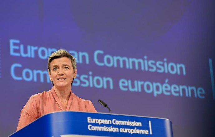 Archivo - HANDOUT - 17 June 2020, Belgium, Brussels: European Union Commission Executive Vice President Margrethe Vestager holds a video press conference at the European Commission building. The European Commission intends to unveil a new proposal to im