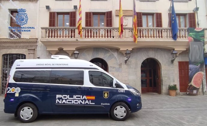 Imagen de un furgón de ola Policía Nacional.