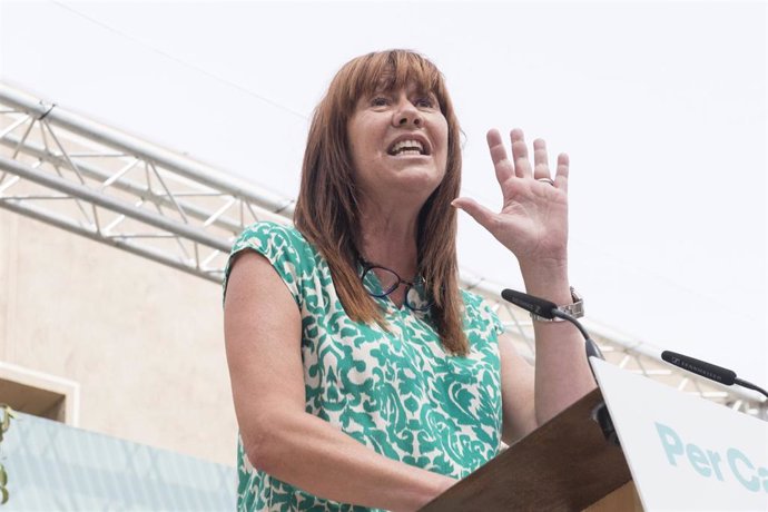 La candidata de Junts al Congreso, Marta Madrenas, participa en el mitin central del partido JxCAT, a 16 de julio de 2023, en en Amer, Girona, Catalunya (España). 