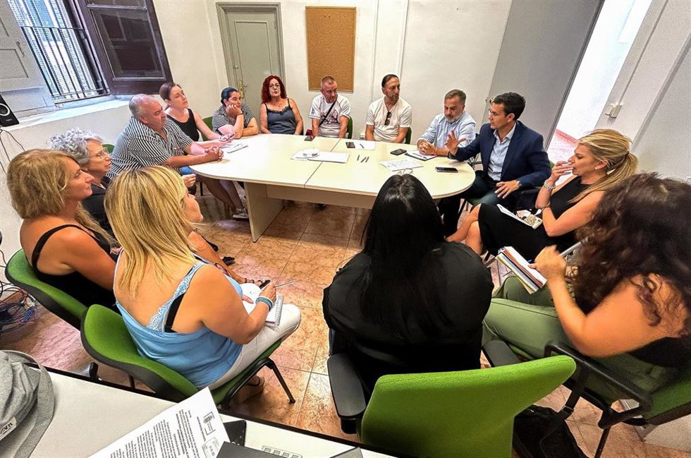 Reunión del grupo socialista en el Ayuntamiento de Granada con vecinos de la zona Norte.