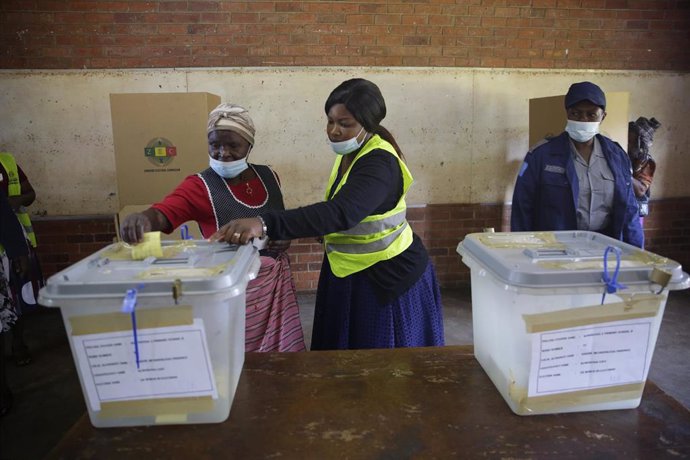 Archivo - Imagen de la jornada electoral de las elecciones locales de Zimbabue en 2022.