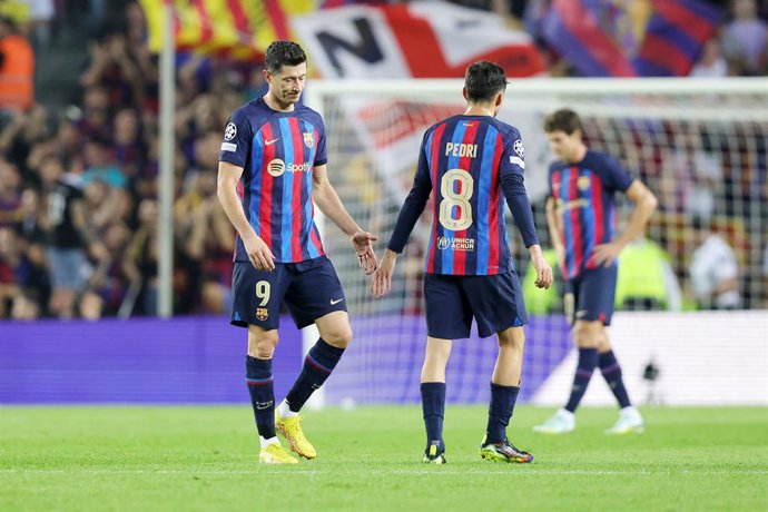 Archivo - Robert Lewandowski and Pedri of FC Barcelona during the UEFA Champions League, Group C football match between FC Barcelona and Bayern Munich on October 26, 2022 at Spotify Camp Nou stadium in Barcelona, Spain - Photo Sebastian El-Saqqa / firo 