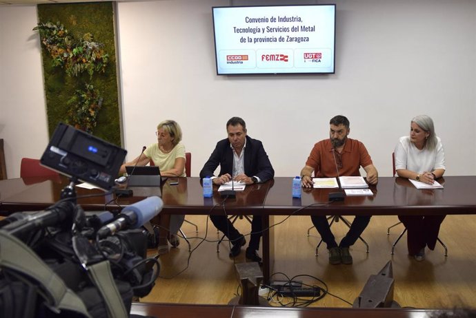 Firma del convenio de Industria, Tecnología y los Servicios del Metal de Zaragoza.