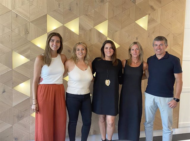 Clàudia López, Anna Pazos, Maria Suárez, Eva Rodríguez i Llorenç Miquel
