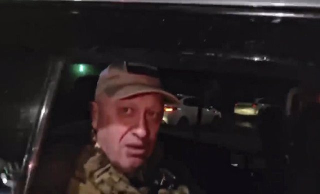 Archivo - June 26, 2023, Rostov-on-Don, Donetsk Oblast, Ukraine: A screen grab of Russian oligarch Yevgeny Prigozhin, owner of the Wagner Group of mercenaries as he departs by vehicle after reaching an agreement to halt his march on Moscow, June 25, 2023 