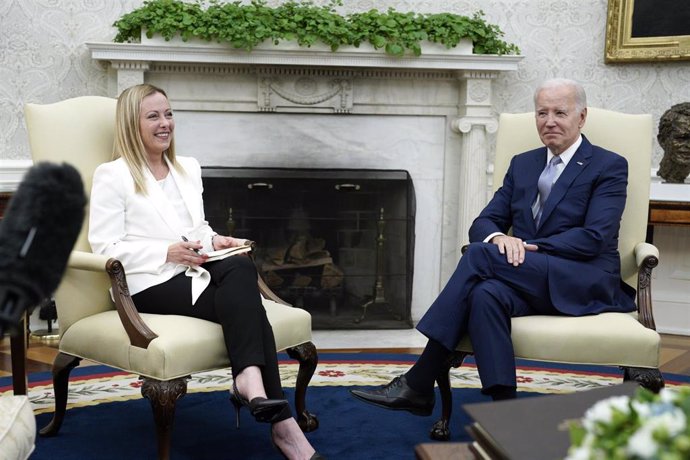 La primera ministra de Italia, Giorgia Meloni (izquierda), y el presidente de Estados Unidos, Joe Biden (derecha)